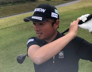男子プロゴルファーと初契約